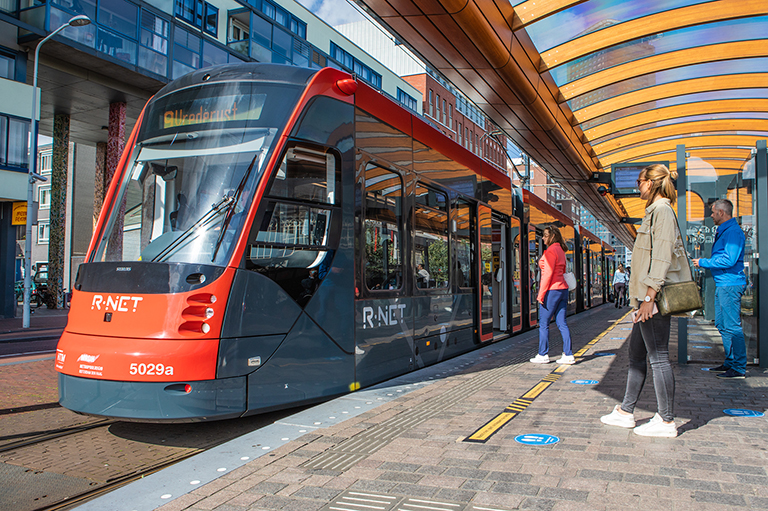 noot uitvinding Oordeel Nieuwe trams voor de Haagse regio | MRDH Metropoolregio Rotterdam Den Haag