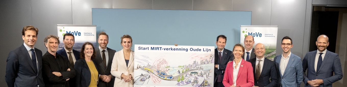 Ondertekening startbeslissing MIRT-verkenning spoortracé Leiden-Dordrecht en OV knooppunten. Fotograaf: Kick Smeets.