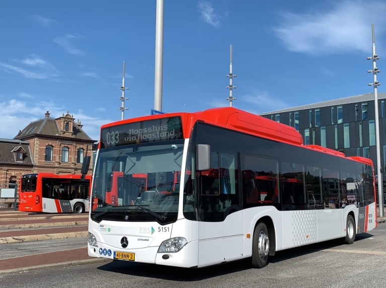 EBS buslijn 33 bij Delft station