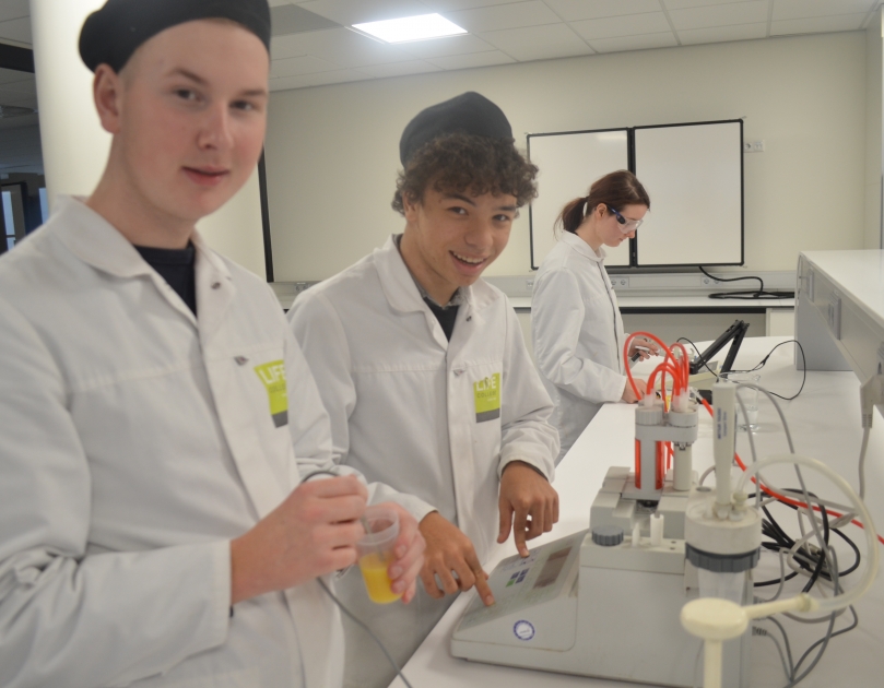 Students at work at the Food Academy in Vlaardingen